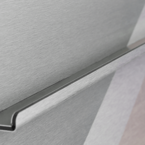 Bio/Evo Wall Unit Combined Marketing Das neue Bio Sculpture® Wall Display ist ein Wandobjekt, das Blicke anzieht. Es bietet sicheren Platz für insgesamt 30 Flacons, kombinierbar aus den Produkt-Linien EVO, ETHOS und/oder GEMINI. Das Display aus gebürstete