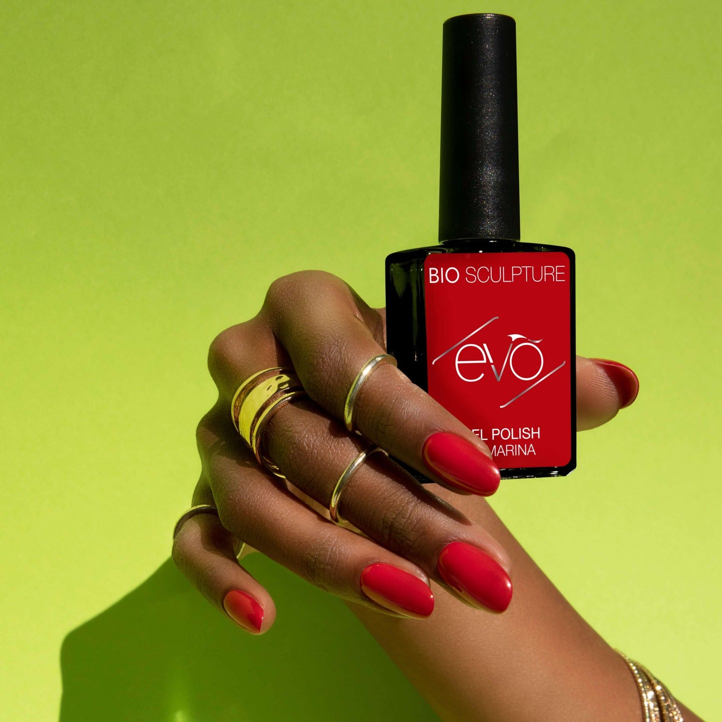 0127 Marina - EVO EVO EVO GellackEin Feuerwehrrot, das Ihr Herz von der ersten Sekunde an erobern wird. Hergestellt in Südafrika.EVO by Bio Sculpture Bio Sculpture