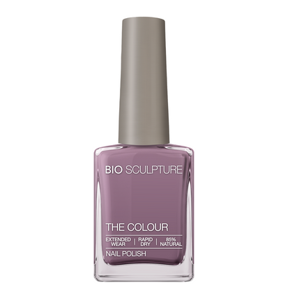 Aphrodite Nail Polish – Bio Sculpture Produktflasche; Farbton ein tiefes Violett mit gedeckten Mauve-Untertönen