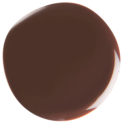 Courtney Nail Polish – Farbwirkung auf lackierten Nägeln; Farbton ein sattes, klassisches Schokoladenbraun