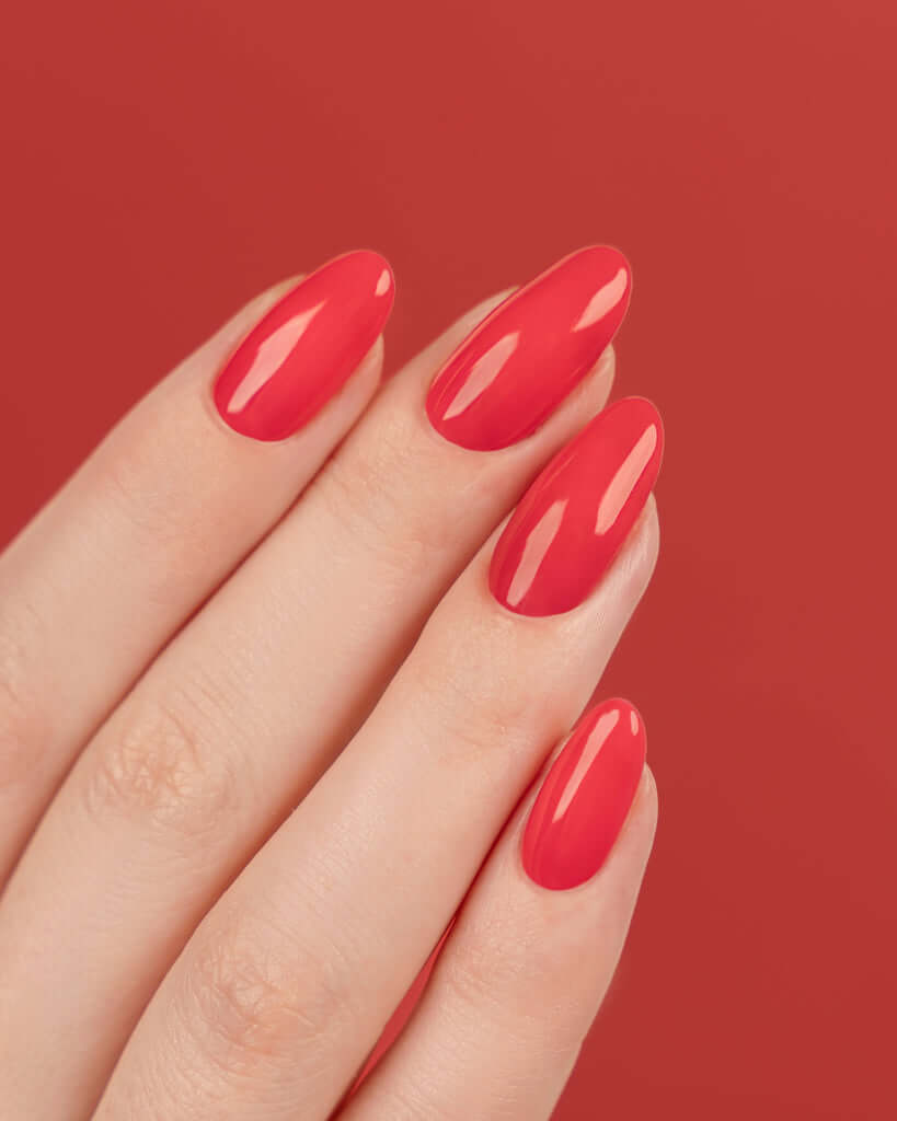 0326 Cherry Redline - BIOGEL Cherry Redline ist ein kräftiges Rot mit leicht orangefarbenen Untertönen, das mutig und furchtlos den Nervenkitzel grenzenloser Abenteuer verkörpert. Hergestellt in Südafrika BIOGEL by Bio Sculpture Bio Sculpture