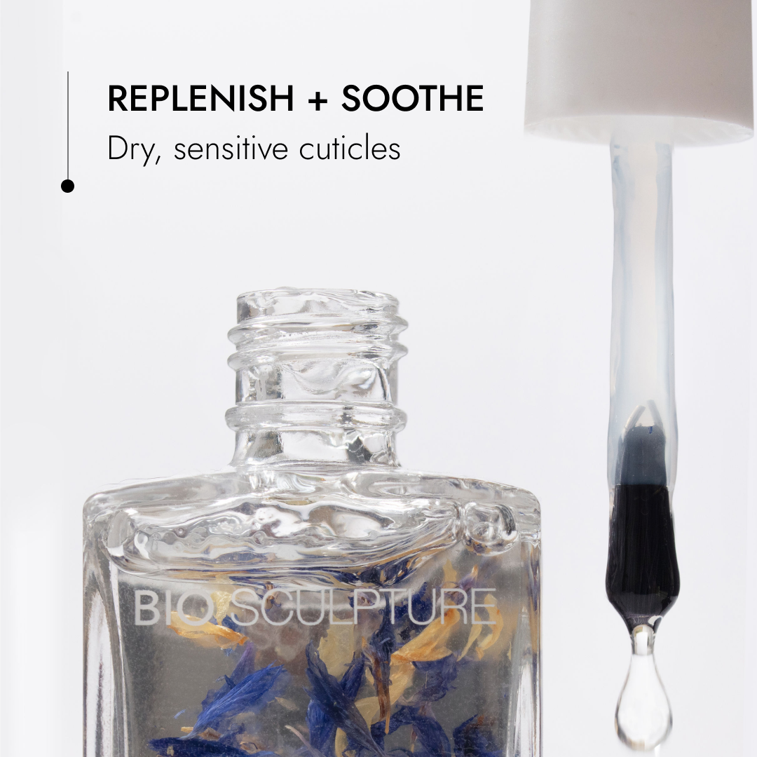 Jasmine Cuticle Oil - Flasche mit Blüten und Pipette