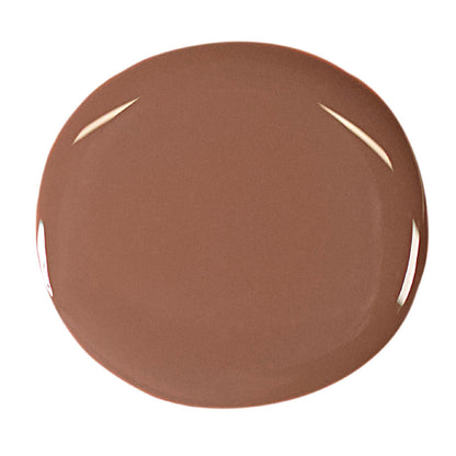 Chocolate Fudge Nail Polish – Farbwirkung auf lackierten Nägeln; Farbton ein anspruchsvoller Fudge-Braunton mit dezenten grauen Untertönen