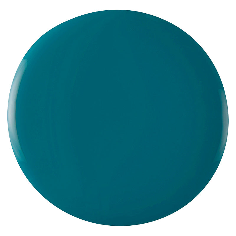 Lake Louise Nail Polish – Farbwirkung auf lackierten Nägeln; Farbton ein sattes, tiefes Aquamarin in Blaugrün