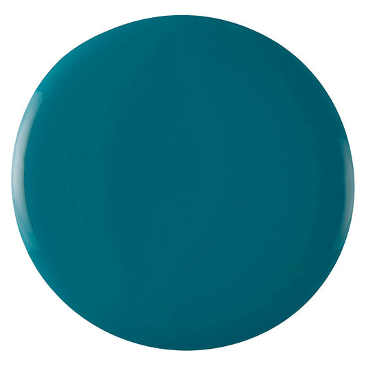 Lake Louise Nail Polish – Farbwirkung auf lackierten Nägeln; Farbton ein sattes, tiefes Aquamarin in Blaugrün