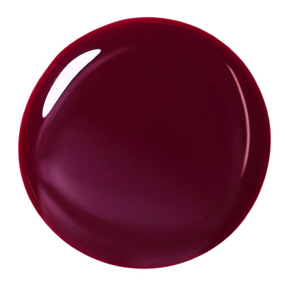 Port Wine Nail Polish – Farbwirkung auf lackierten Nägeln; Farbton ein tiefes Weinrot