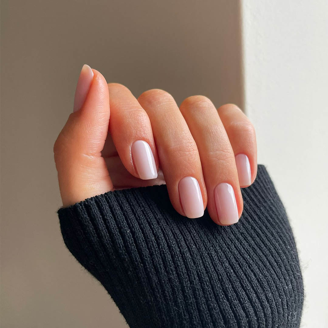 Transparent Beauty Nail Polish – Farbwirkung und Produktdetail; Farbton ein transparentes, kaum wahrnehmbares Rosa mit klarer, durchscheinender Wirkung
