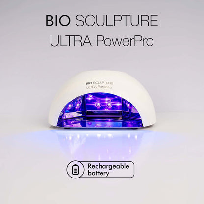 Bio Sculpture - ULTRA PowerPro kabellose UV/LED Lampe Die UltraPro LED- und UV-Härtungslampe wurde speziell für den mobilen Einsatz und höchste Sicherheit entwickelt, um eine besonders schonende Bio Sculpture- oder Evo Gel-Maniküre zu ermöglichen. Zwei le